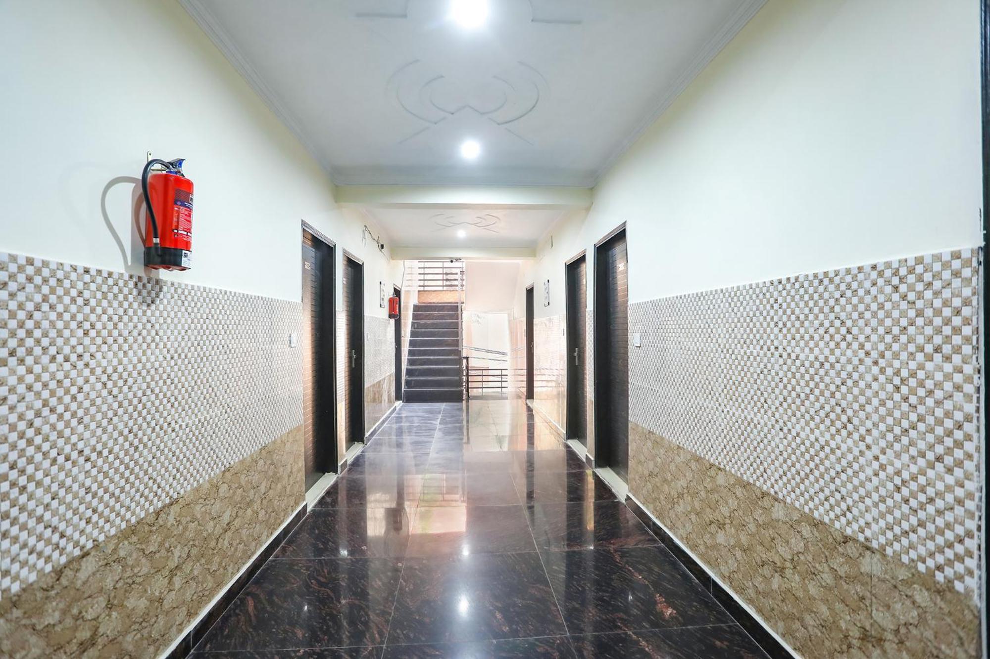 Fabexpress Asp Royal Residency Inn- Janakpuri Delhi Kültér fotó