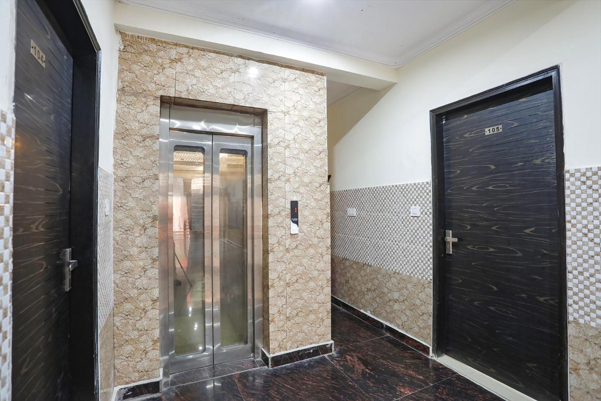 Fabexpress Asp Royal Residency Inn- Janakpuri Delhi Kültér fotó
